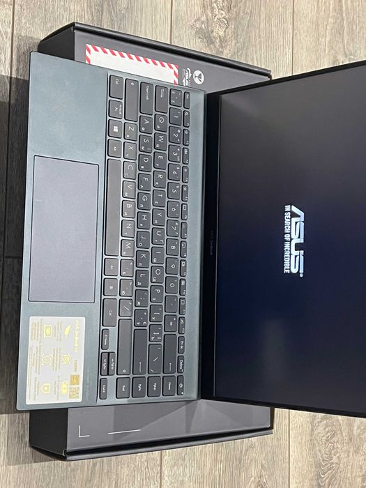 Продам ноутбук ASUS ZenBook 14 (i3-1115G4 / RAM 8 / SSD 512)