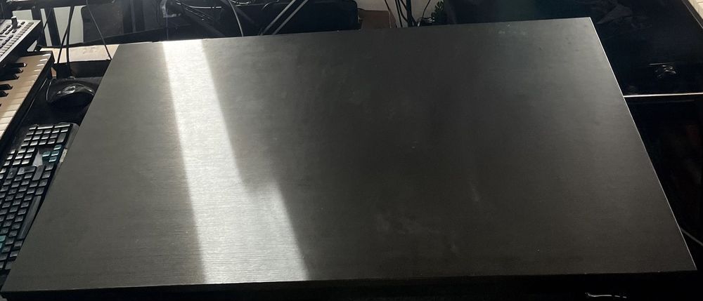 Mesa Ikea preta em bom estado 110x67