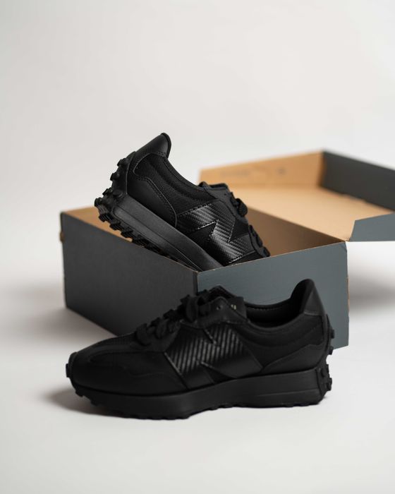 Чоловічі кросівки New Balance 327 U327SCA Black чорні Оригінал