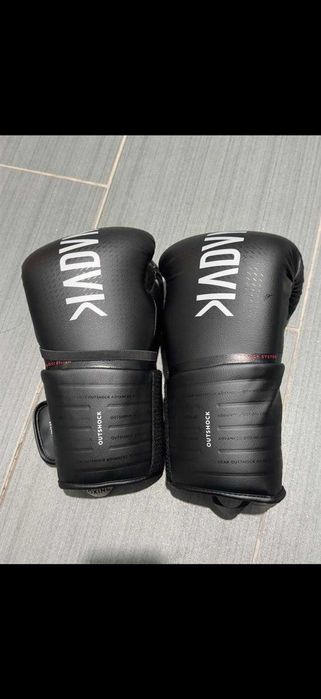 Saco de Boxe OutShock 32KG Adulto e com Luvas de box 14 OZ Incluidas