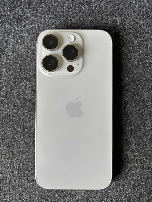 iPhone 16 Pro 256GB Titânio Natural