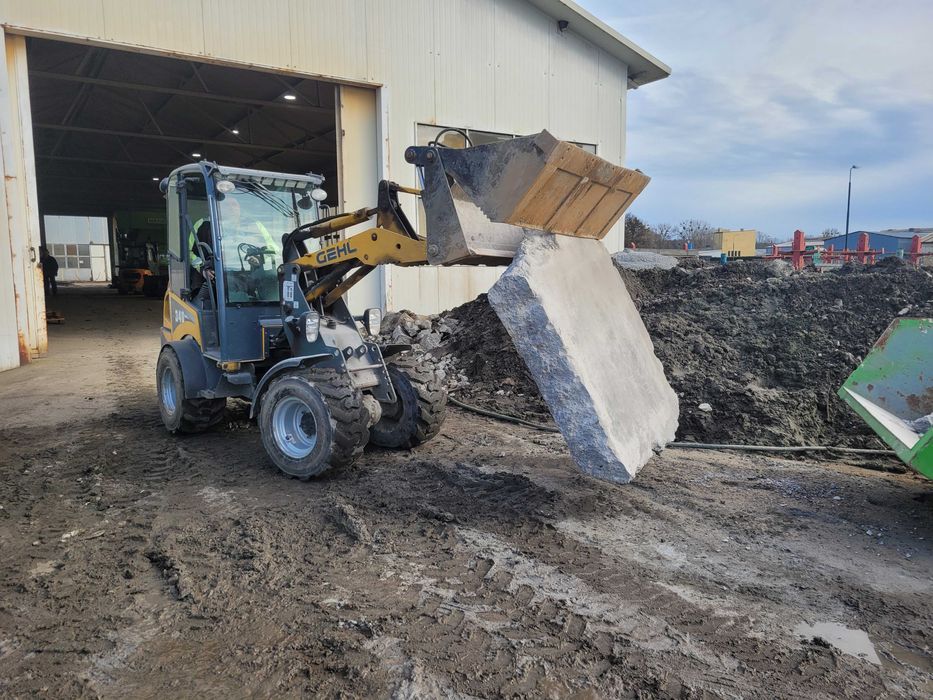 Usługi Ładowarką / Usługi Minikoparką / Usługi Koparko-Ładowarką