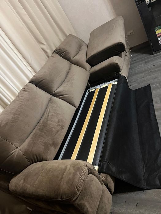 Продам розкладний диван не бувший у використанні.