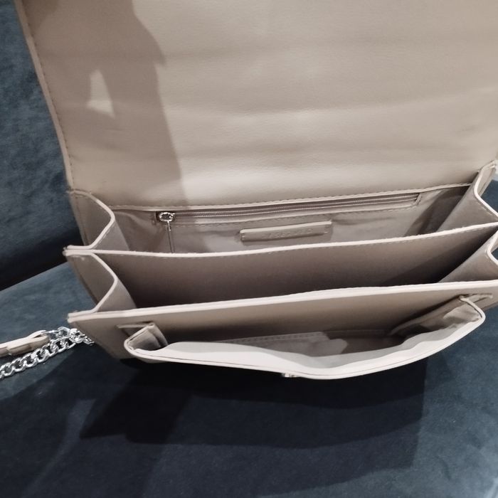 Toreba na łańcuszku