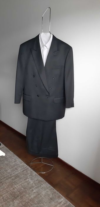 Expositores de roupa.