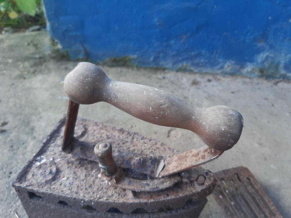 Ferro antigo a carvão