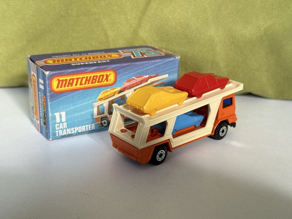 Matchbox Superfast 11 Car Transporter z autkami