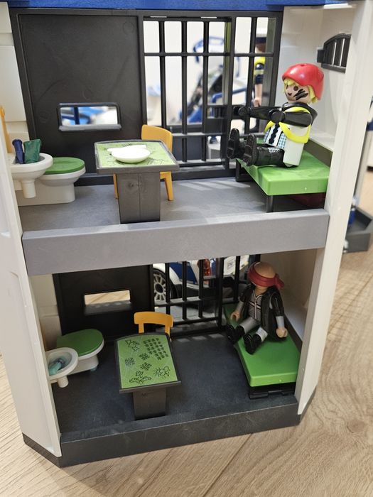 Duży zestaw playmobil więzienie +3 inne zestawy policyjne