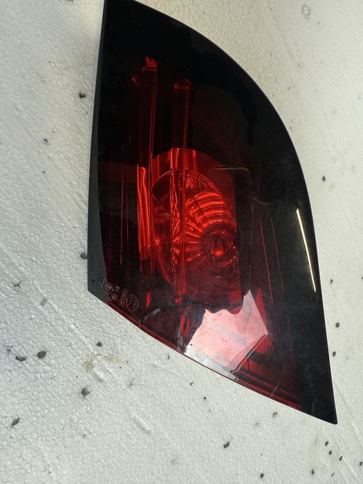 Citroen ds4 lampa tylna prawa w klape