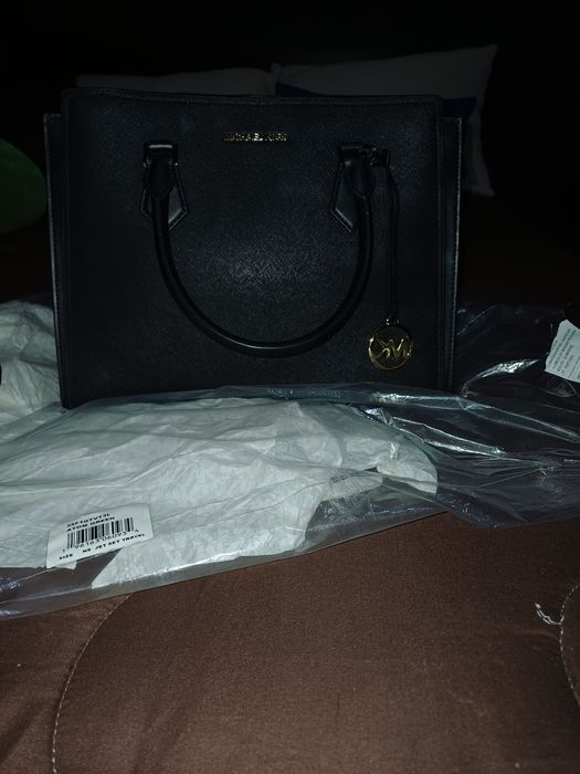 Mala preta quase como nova