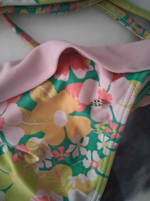 Bikini rosa agua doce