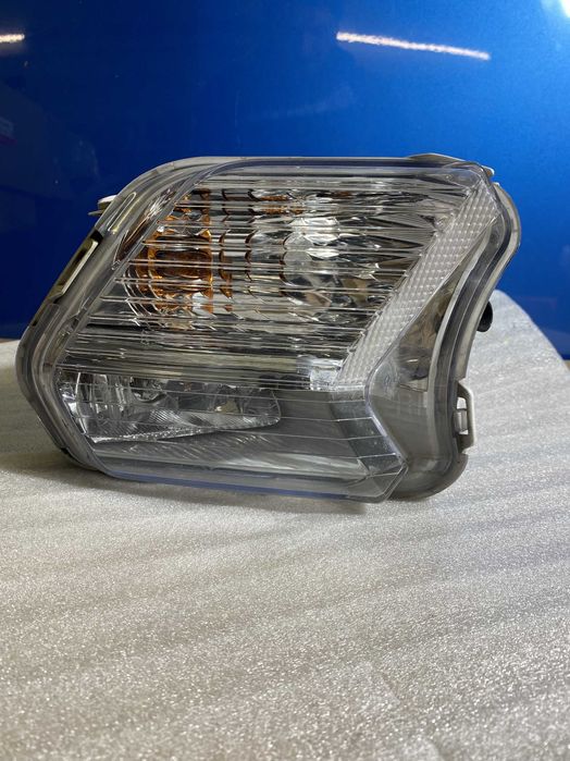 FORD KUGA halogen prawy