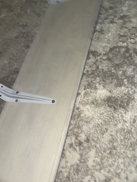 Деревʼяні настінні полиці