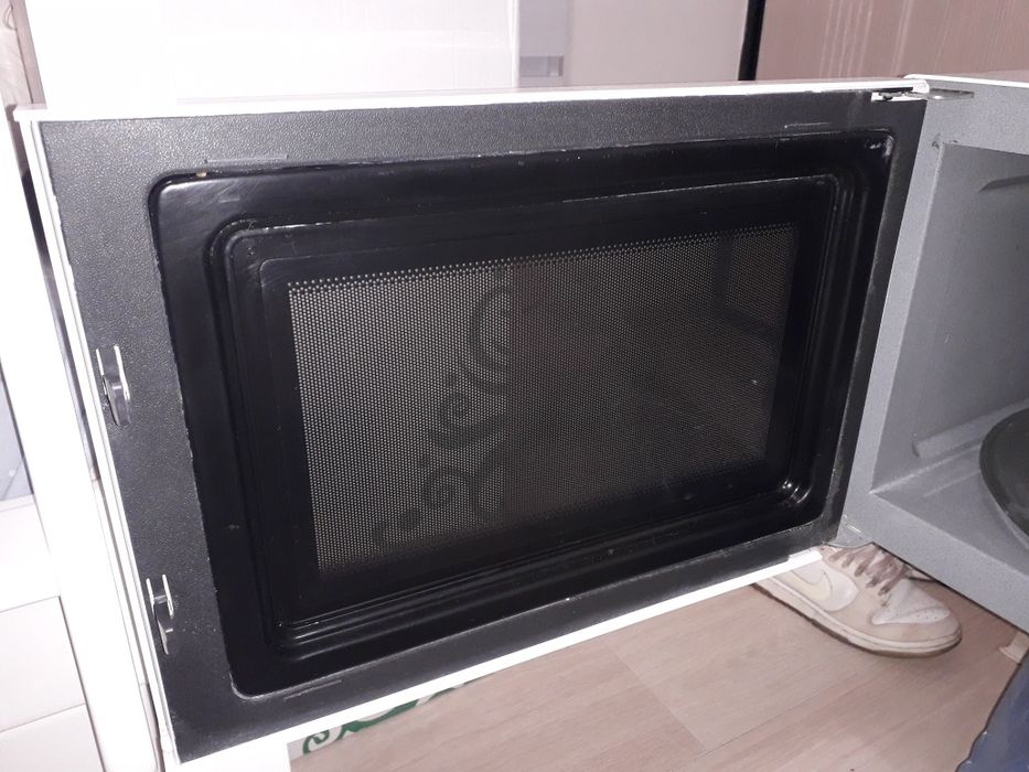Микроволновка инверторная Panasonic.  Большая. В идеальном состояни.
