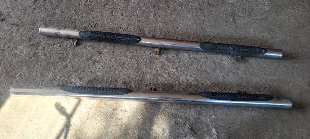 Orurowanie boczne progi Jeep Commander