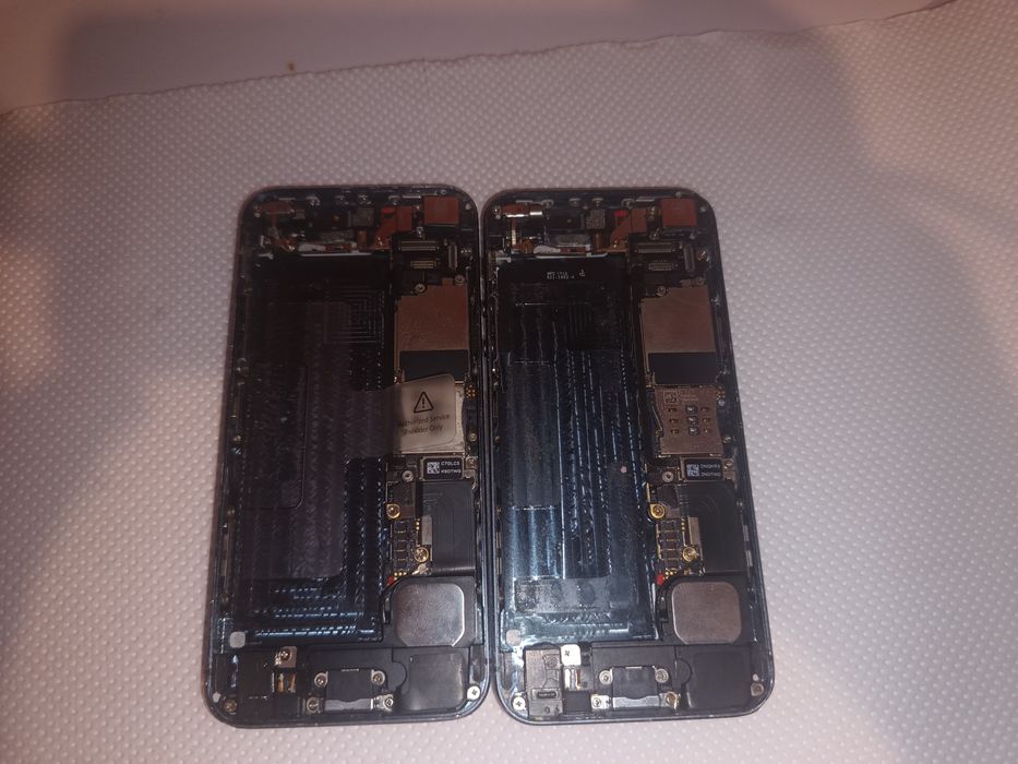 2 корпуси iPhone 5/5s з платами на запчастини»