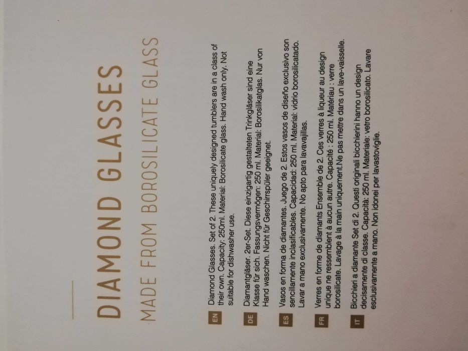 Copos de Uísque em forma de diamante da Thumbs Up