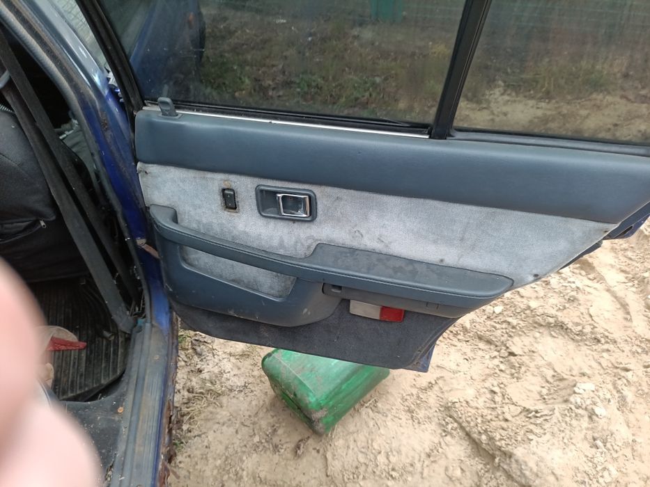 Продам двери салон мотор стёкла карточки стеклоподйомники