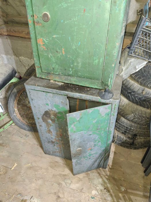 Sprzedam stól warsztatowy oraz szafki