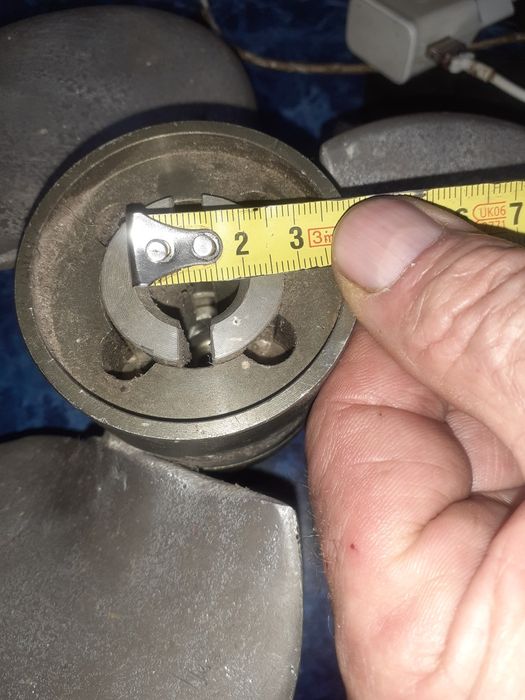 Продам  гвинт на лодку.