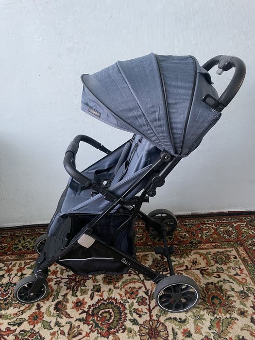 Продам прогулочную коляску