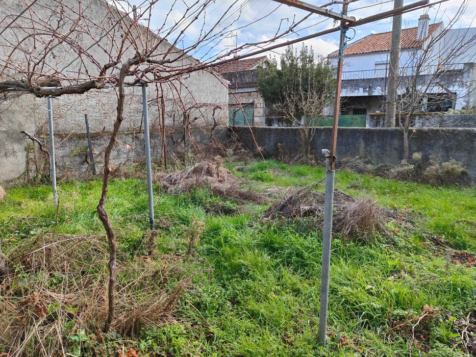 Moradia independente à VENDA na R. dos Ferreiros, 14, ALMEIDA