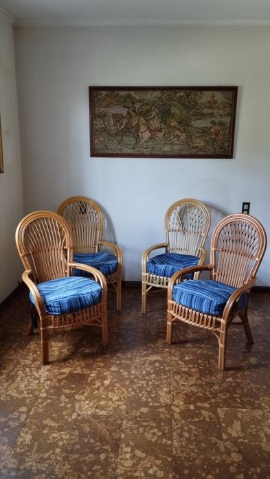 Conjunto de 4 Cadeiras de Bambu com Almofadas Azuis