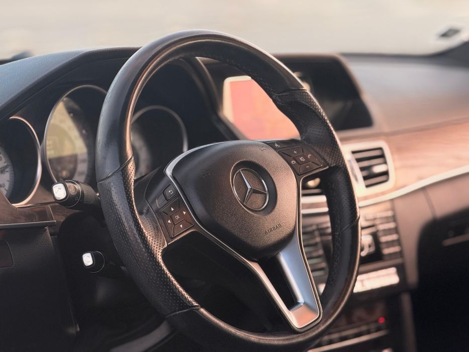 Mercedes-Benz E250 só 82.000 kms Nacional