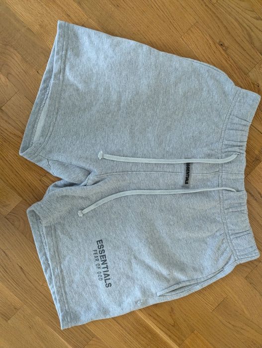 Шорти essentials