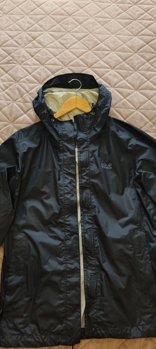 Вітровка нова жіноча  Jack Wolfskin.