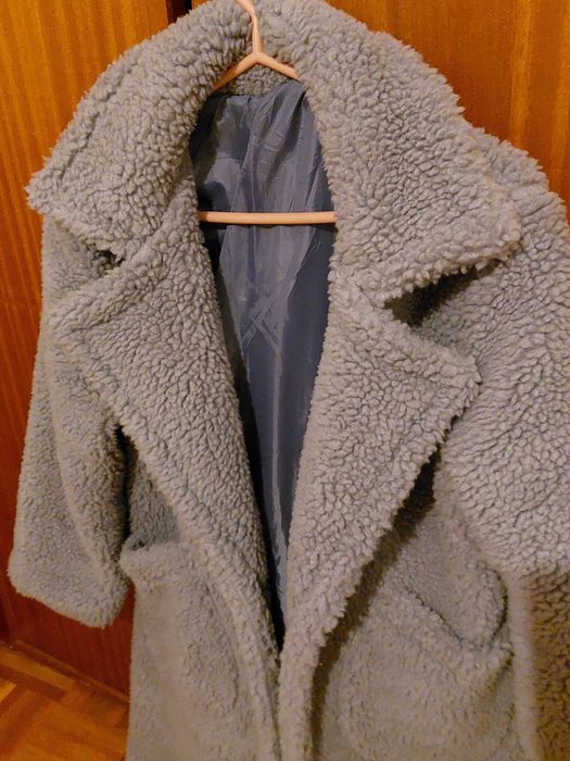 Sobretudo teddy azul claro