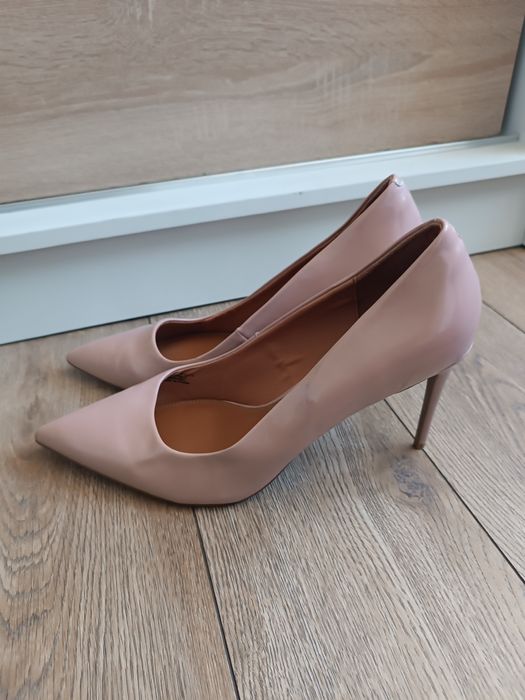 Kremowe szpilki rozmiar 46