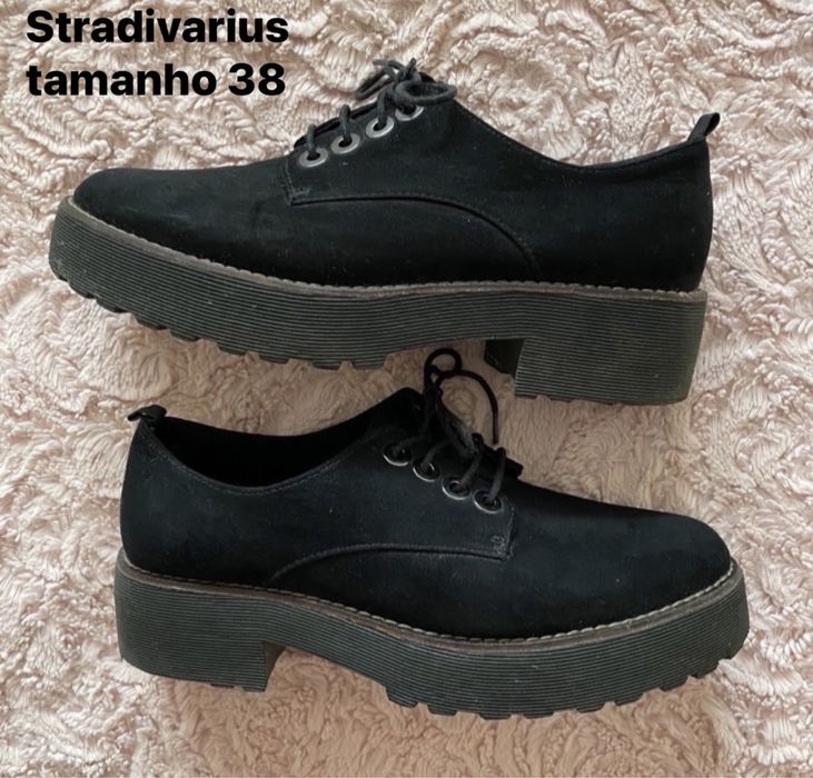 Sapatos pretos Stradivarius tamanho 38
