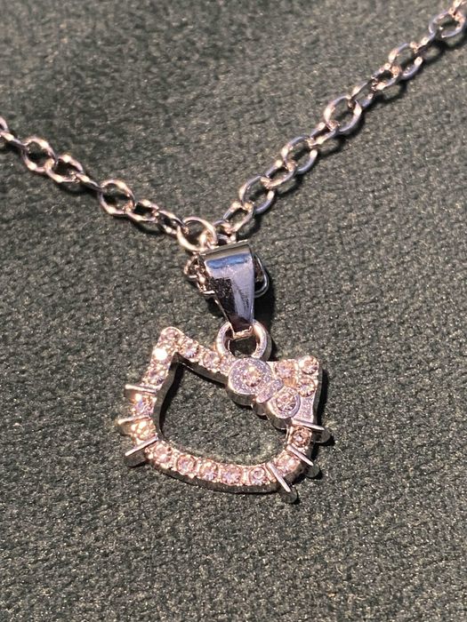 Uroczy Unikatowy Łańcuszek Wisiorek Sanrio Hello Kitty