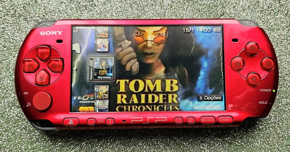 PsP 3000 Vermelha estado igual a nova!