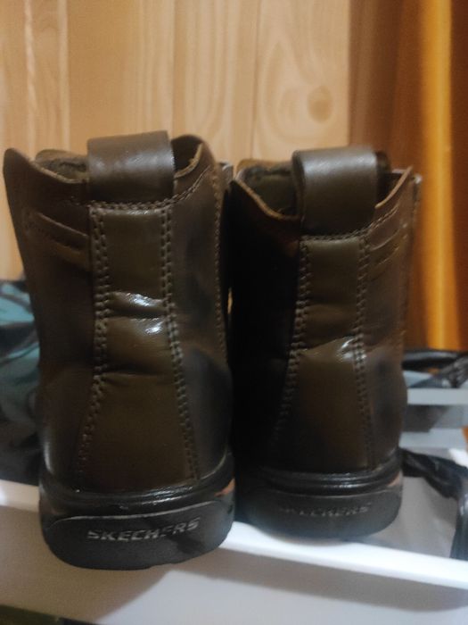 Ботинки зимние 43р кожа Skechers.
