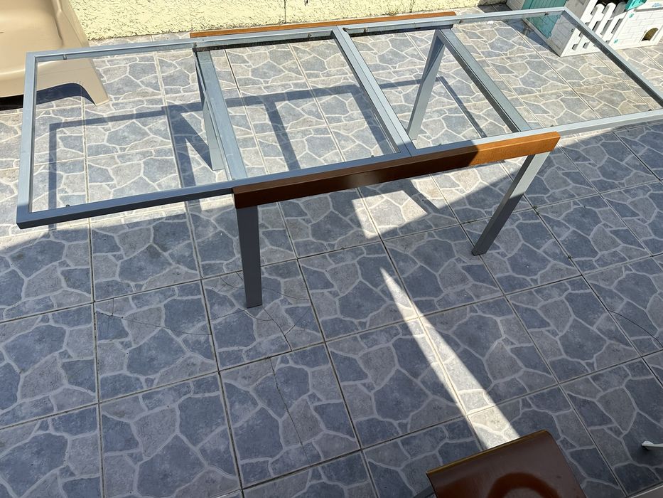 Mesa extensivel de vidro 4cadeiras incluidas