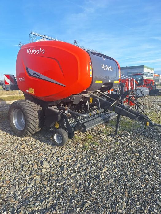Kubota BF2255R SC14N  POPOKAZOWA prasa rolująca stałokomorowa BF2255 SC14N Kubota