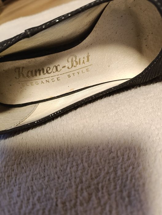 Czółenka lakierowane