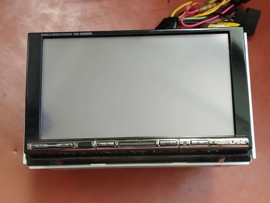 Автомагнитола 2-DIN Alpine IVA-W200Ri.
