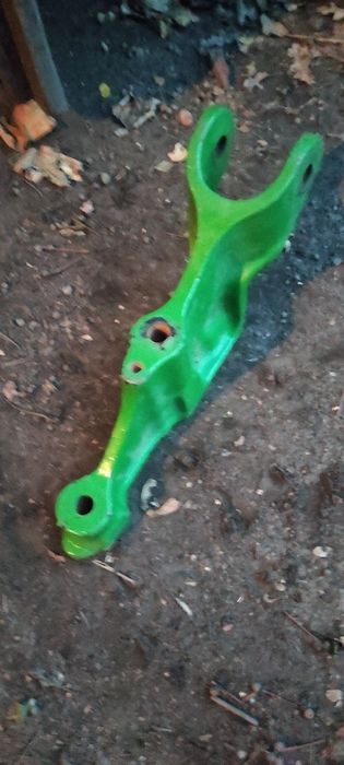 Mocowanie odciągów John Deere