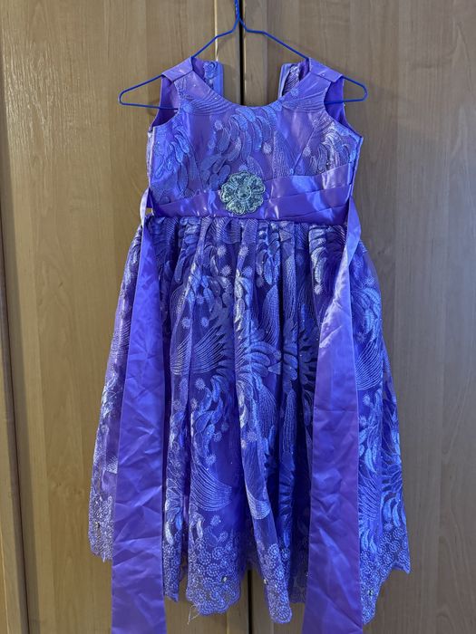 Сукня дитяча святкова, шита