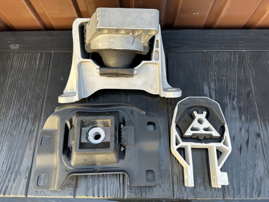 Подушка двигателя правая гидроопора Ford Escape Форд Ескейп 2.0 2.5