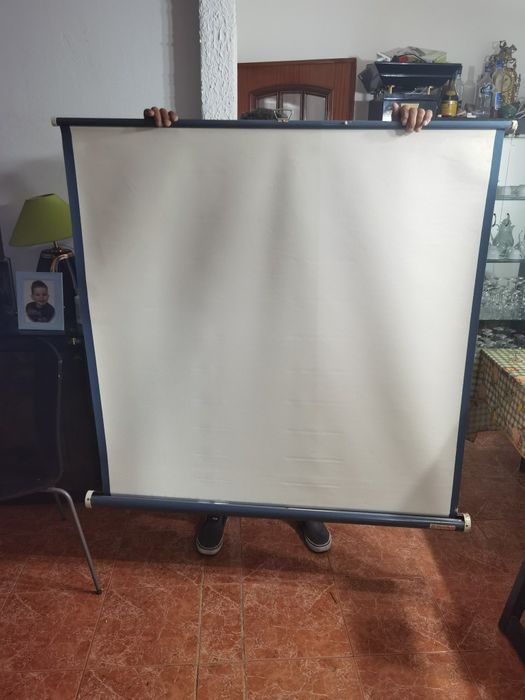Projector screen with tripod64169621423490122