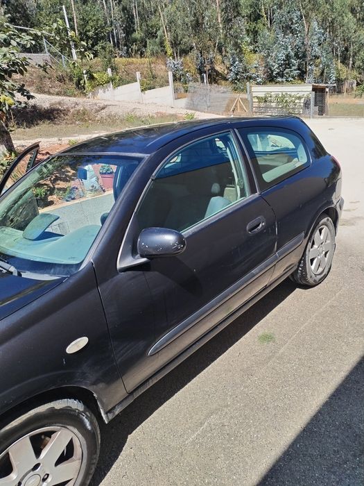 Nissan almera comercial