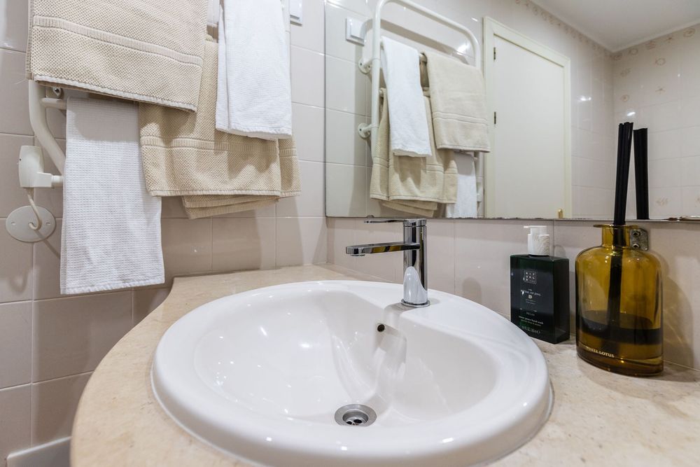 Apartamento T1 inserido Golden, Barco, piscinas, Jacuzzi, Animação