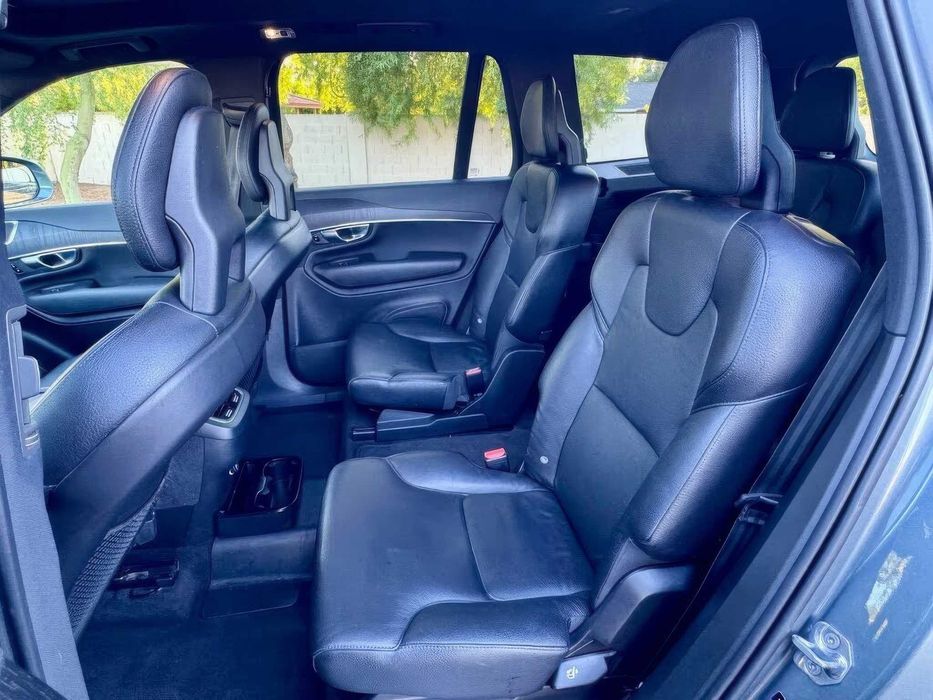 Volvo XC90 T6 Momentum 6-Passenger      2020