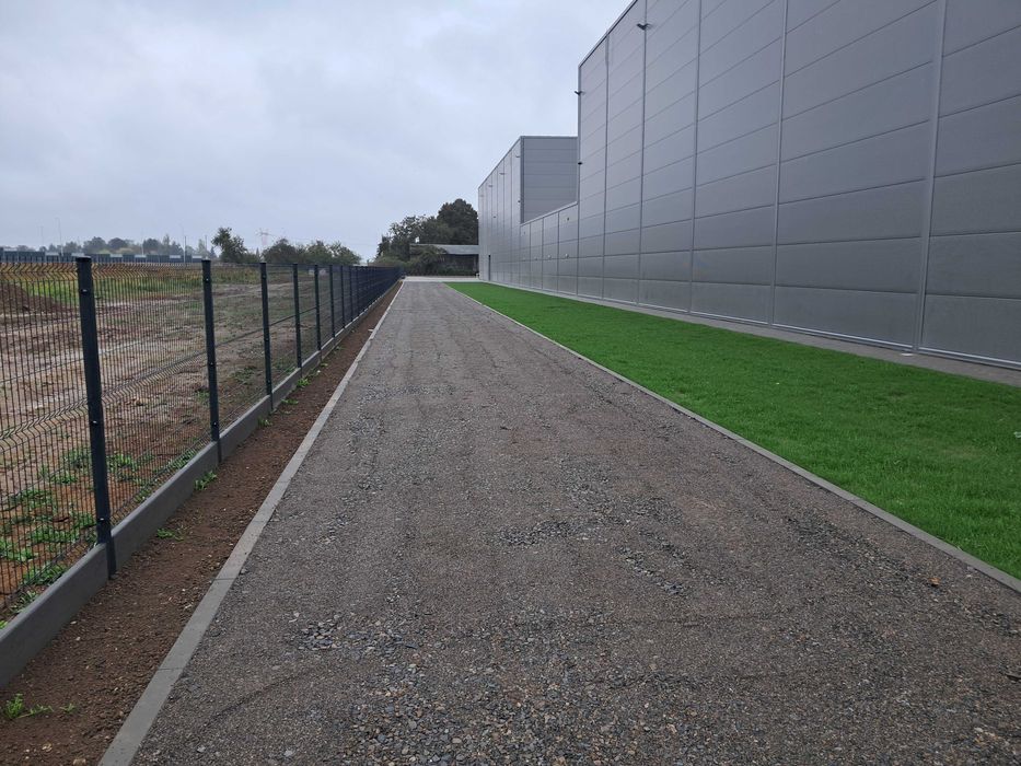 Brukarstwo przemysłowe ,maszynowe układanie kostki , niwelacja 3D