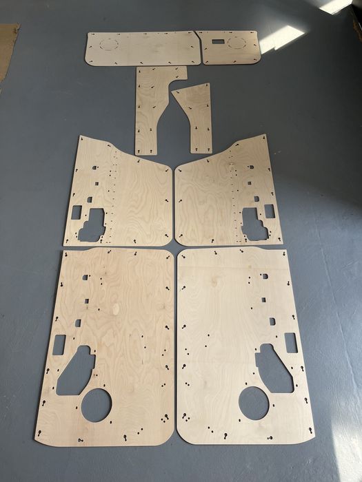 Boczki drzwi, tapicerka Nissan Patrol Y60 Long Długi