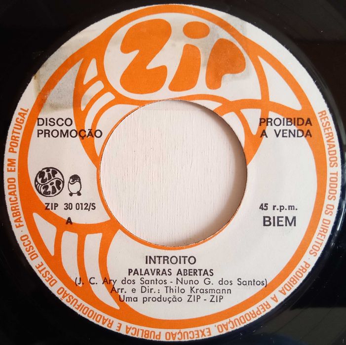 Intróito	- - - - -	Palavras Abertas	- - - - -	Single